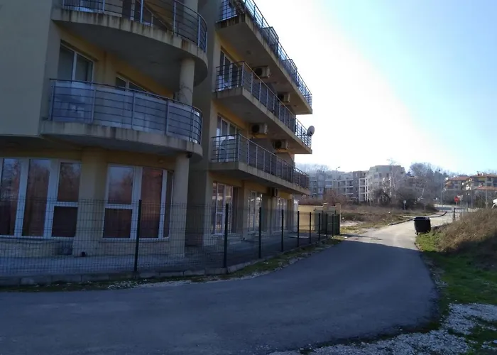 Апартамент Sunny House Byala