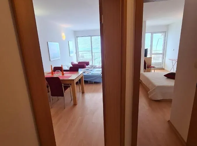 Апартамент Sunny House Byala Бяла