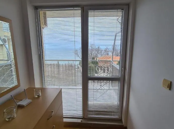 Апартамент Sunny House Byala Бяла